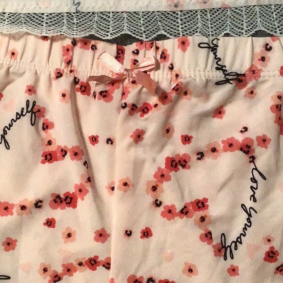 Intimate Wears. - Picture 2 of 7